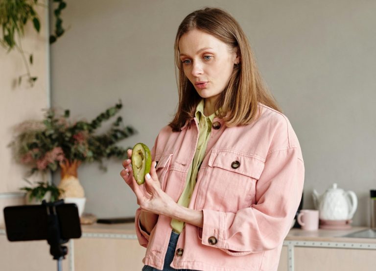 Entdecke, wie Influencer Kooperationen starten, bezahlt werden und rechtlich abgesichert sind